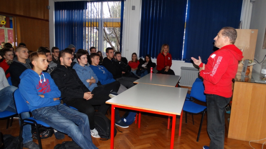 Predavanje "Ulične droge i Hamlet"